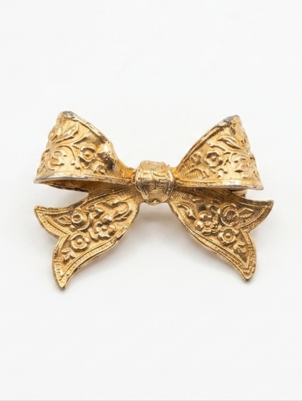 Carol Dauplaise Vintage Gold-Tone Filigree Bow Brooch